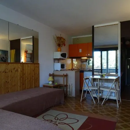 Cosy 4 Personnes Au Pied Des Pistes Avec Parking Et Casier A Skis - Fr-1-602-49 *